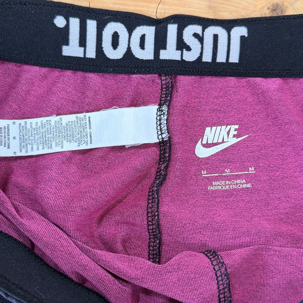 Nike Women’s ' Pink Logo Active Leggings - Black/Purple Heather. Sz M - Picture 5 of 7